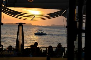 Rinker Sports Boat tandem Ibiza Cafe Mambo