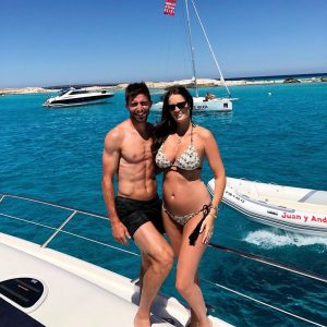 beautiful people on Ibiza boats